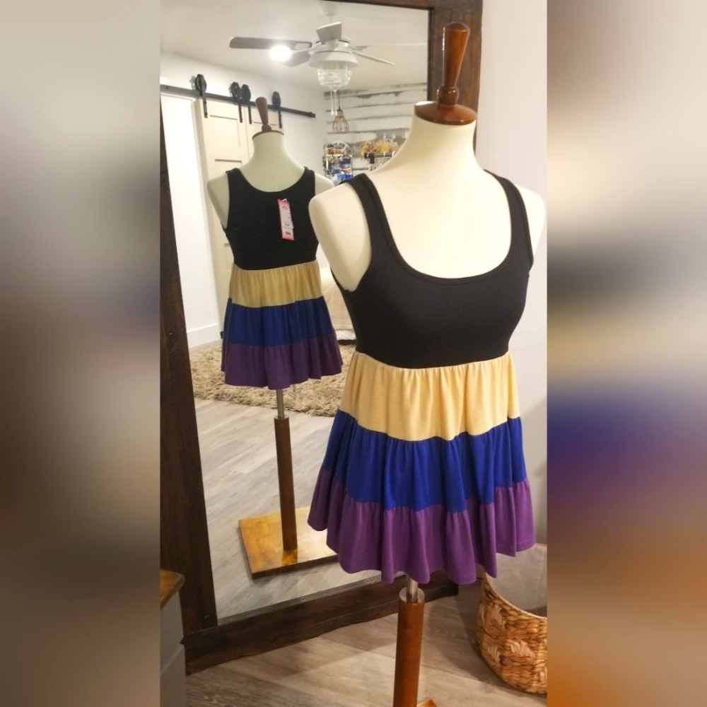 NWT Miken multicolored ruffled tank, junior Large